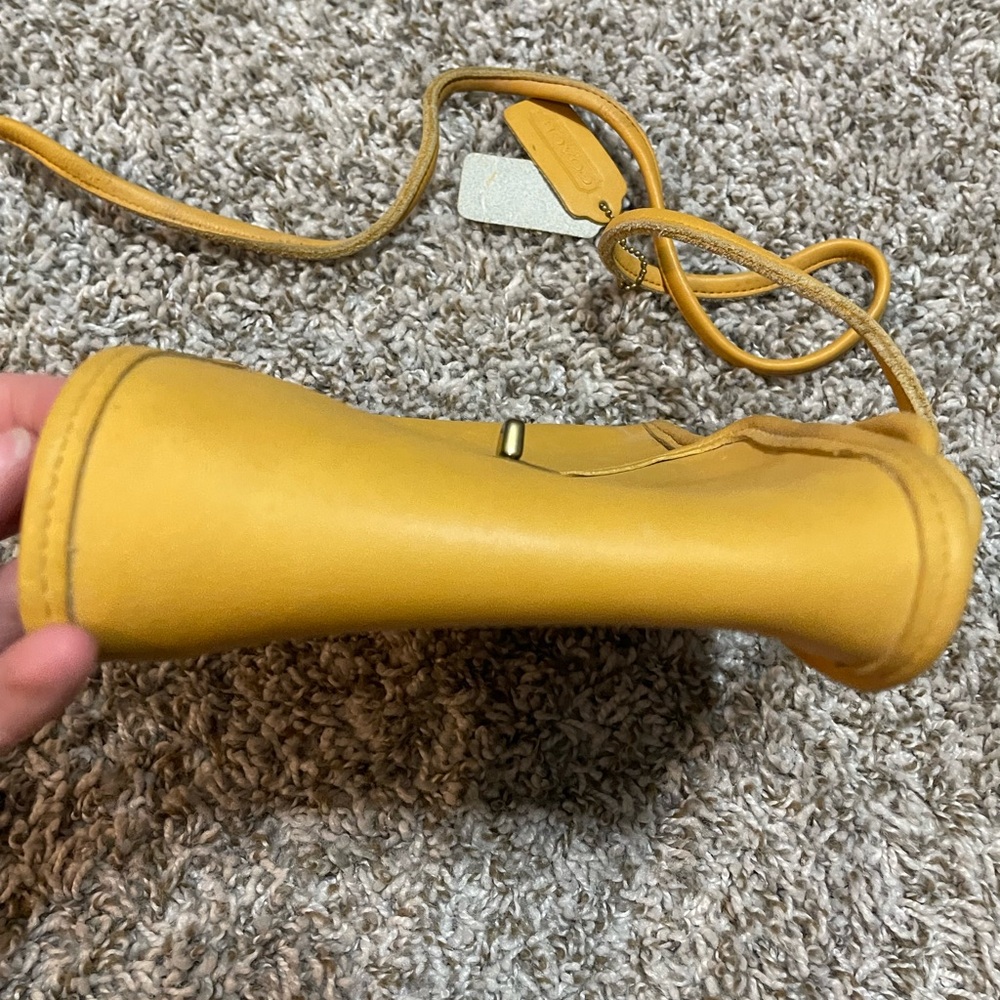 Vintage Coach Yellow Leather Scooter Crossbody Bag 9893 US Early 90s - Picture 8 of 16